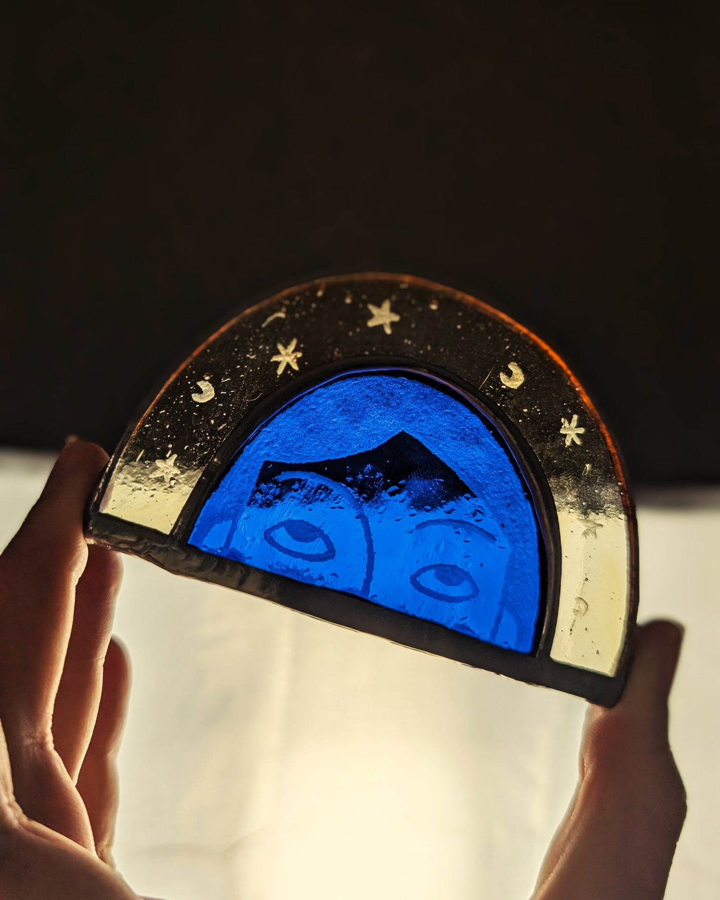 Photophore verre vitrail gravé visage féminin décoration