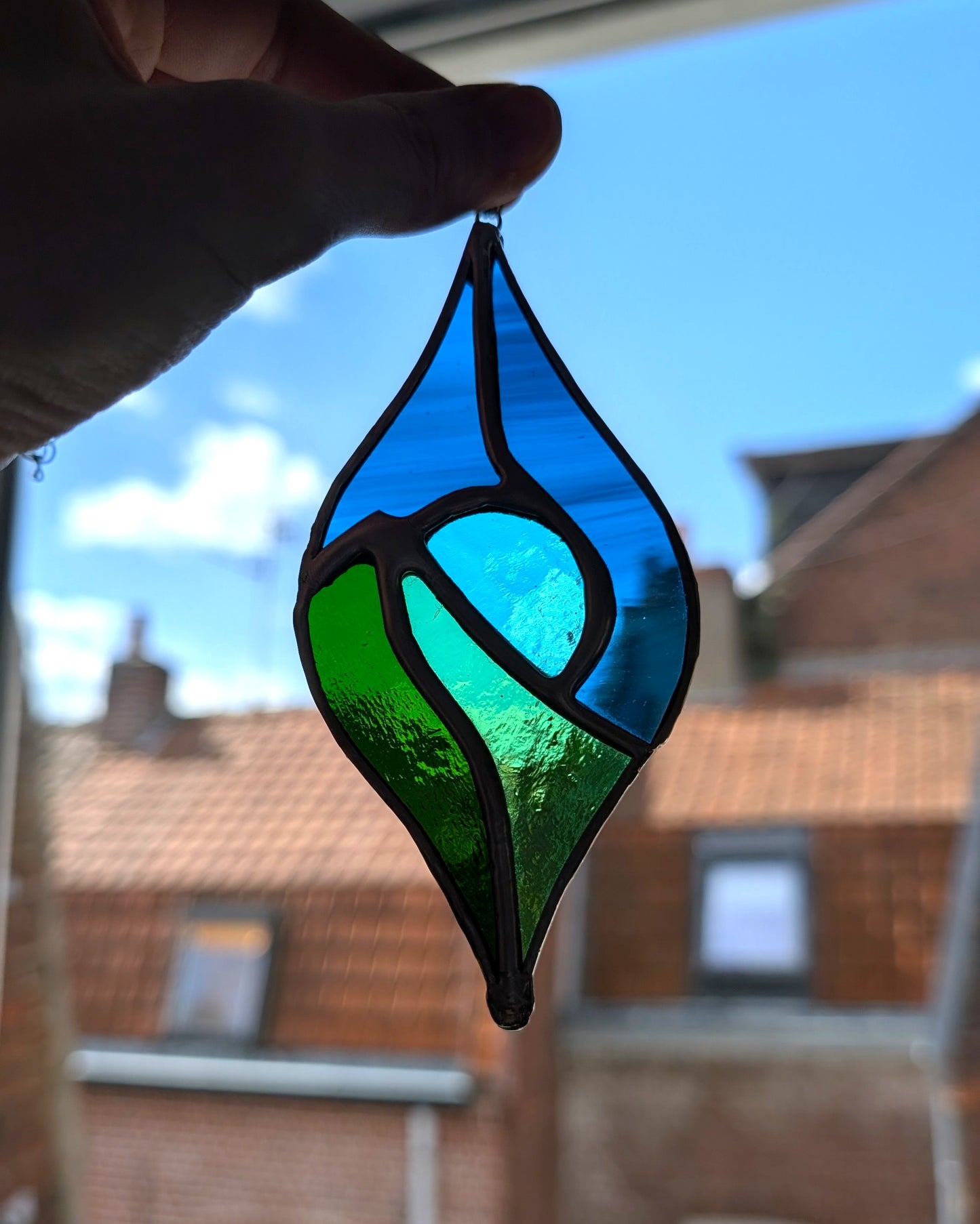 Vitrail suspension fenêtre bleu vert île artisanal